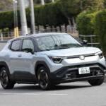 【画像】【試乗】しっとりなAWDと軽快な2WDの選択が悩ましい！　スズキ初のBEV「ｅビターラ」はEVを身近にしてくれる存在だった 〜 画像9