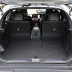 【画像】【試乗】しっとりなAWDと軽快な2WDの選択が悩ましい！　スズキ初のBEV「ｅビターラ」はEVを身近にしてくれる存在だった 〜 画像23