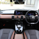 【画像】【試乗】しっとりなAWDと軽快な2WDの選択が悩ましい！　スズキ初のBEV「ｅビターラ」はEVを身近にしてくれる存在だった 〜 画像30