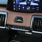 【画像】【試乗】しっとりなAWDと軽快な2WDの選択が悩ましい！　スズキ初のBEV「ｅビターラ」はEVを身近にしてくれる存在だった 〜 画像44