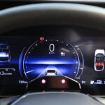 【画像】【試乗】しっとりなAWDと軽快な2WDの選択が悩ましい！　スズキ初のBEV「ｅビターラ」はEVを身近にしてくれる存在だった 〜 画像51