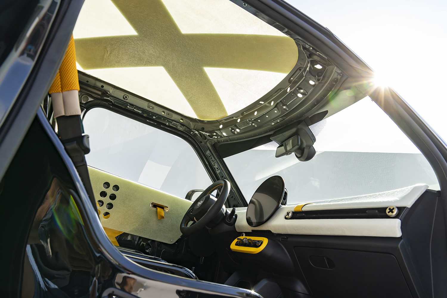 MINI The Skegのグラスファイバールーフ