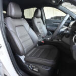 【画像】【試乗】新型CX-5にディーゼルなし……で「Ｄの一族」阿鼻叫喚！　それでもディーゼルに乗りたいひとには「CX-60」か「マツダ３」か「現行CX-5」か乗り比べて考えてみた 〜 画像5