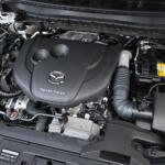 【画像】【試乗】新型CX-5にディーゼルなし……で「Ｄの一族」阿鼻叫喚！　それでもディーゼルに乗りたいひとには「CX-60」か「マツダ３」か「現行CX-5」か乗り比べて考えてみた 〜 画像12