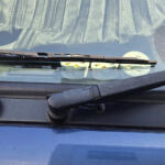 【画像】トラックのフロントガラスにずらっと並ぶ芳香剤！　そんなに匂いが好きなのかと思ったらまさかの「カスタム」要素だった 〜 画像1