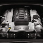 【画像】SUVじゃなくて「あくまで新しい形のスポーツカー」って言い張った！　ガチでその後のクルマ界を変えた「ポルシェ・カイエン」【21世紀スーパーカーFILE #017】 〜 画像10