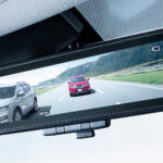 【画像】後続車に追いつかれたら「進路を譲らないと」違反！　でも制限速度一杯で走ってるし後ろは速度違反だけどそれでも譲る必要ある？ 〜 画像1