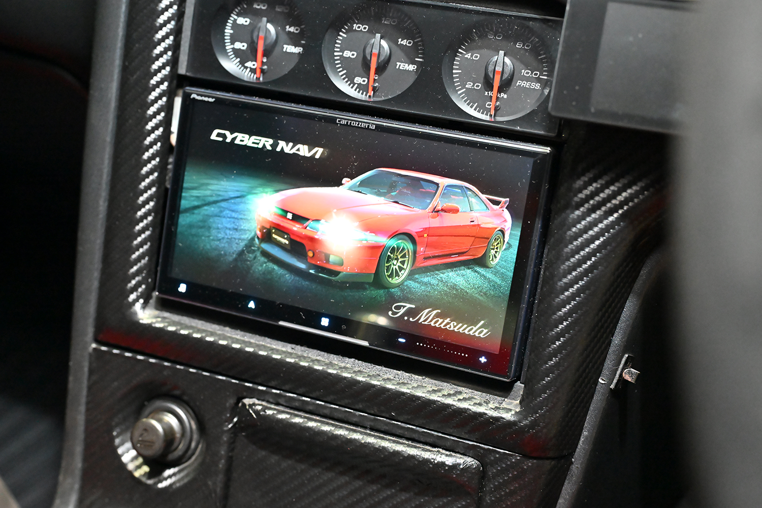 松田次生さんのR33型GT-Rにインストールされたサイバーナビ