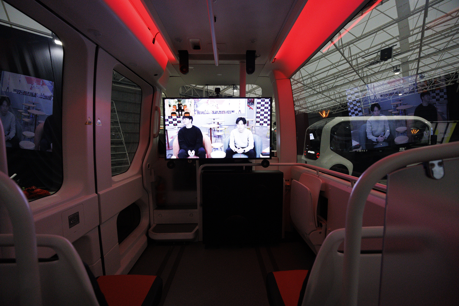 e-パレット内で中継を観戦するイメージ