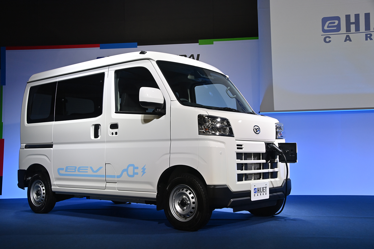 e-ハイゼット カーゴのフロントスタイリング