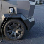 【画像】テスラが新たなクルマを……と思ったらロシアのルッソバルト？　サイバートラック感全開の謎のクルマの正体とは 〜 画像5