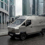 【画像】テスラが新たなクルマを……と思ったらロシアのルッソバルト？　サイバートラック感全開の謎のクルマの正体とは 〜 画像6