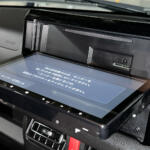 【画像】音楽サブスクとかやってないんだけど……CD全盛時を生きてきたオジがいまクルマで音楽難民に！　再生機器が備わっていないイマドキのクルマでCDを聴く方法とは？ 〜 画像4