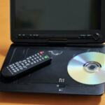 【画像】音楽サブスクとかやってないんだけど……CD全盛時を生きてきたオジがいまクルマで音楽難民に！　再生機器が備わっていないイマドキのクルマでCDを聴く方法とは？ 〜 画像14