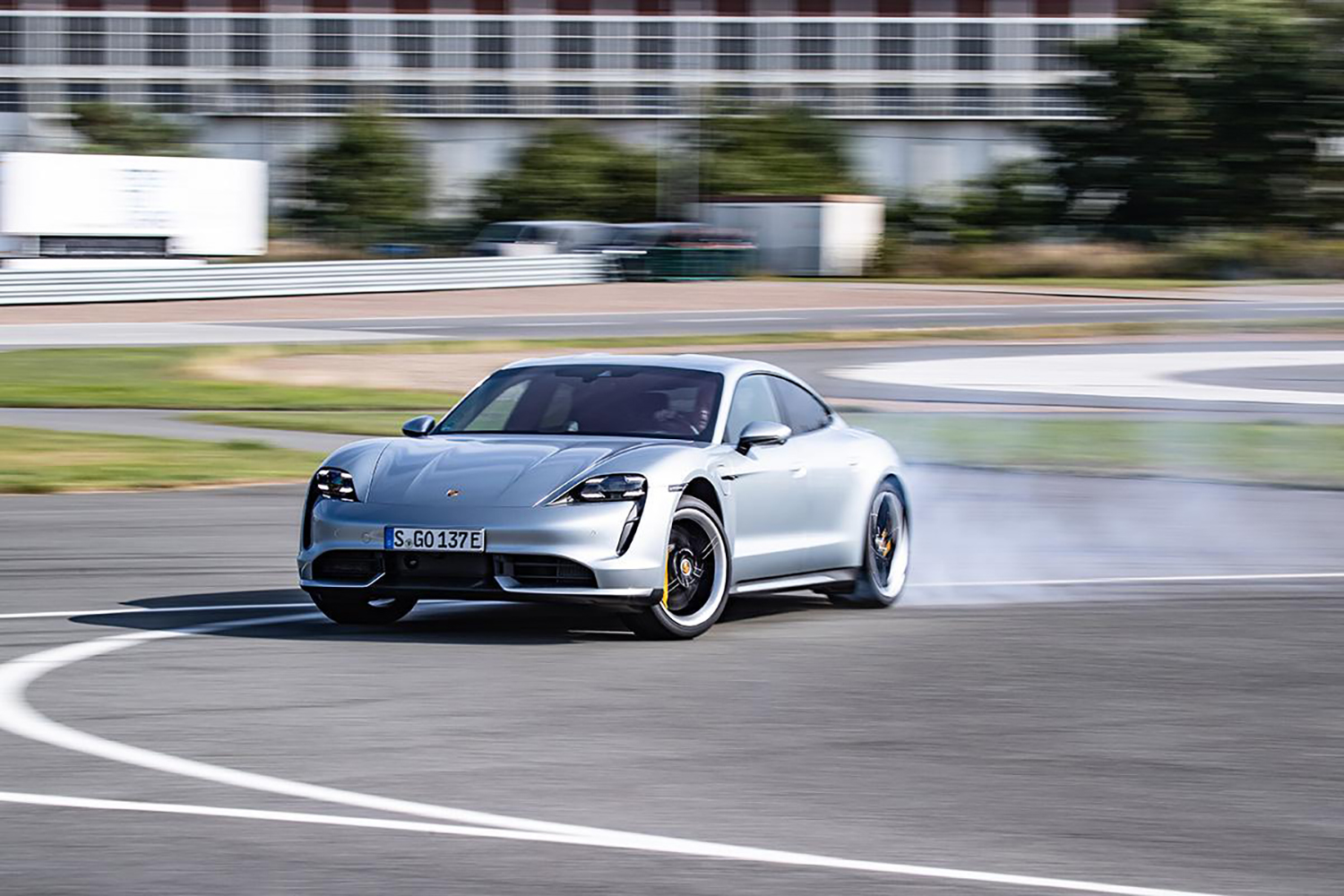 ポルシェ・タイカン