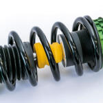 クルマ好きのいう「サスが抜けた」ってどういう状態？　最悪クルマがぴょんぴょん跳ね回るサスペンションの経年劣化とは