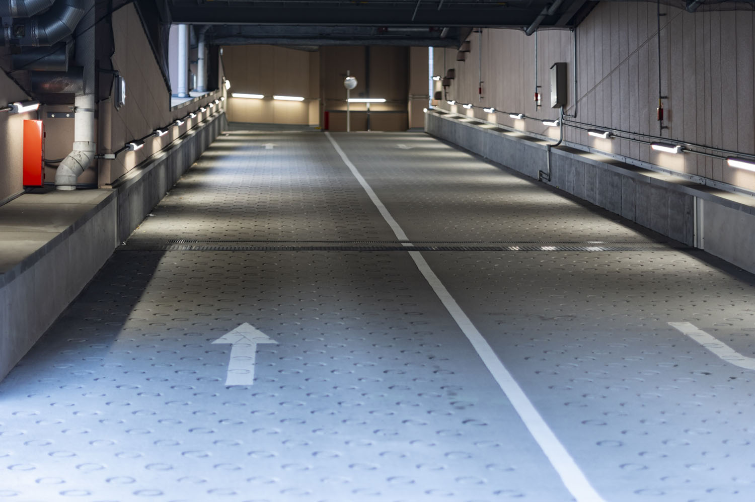 立体駐車場のスロープ