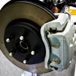 【画像】ごっつい対向ブレーキキャリパーはいかにも高性能……だがじつは「片押し」にも性能面でのアドバンテージがある！ 〜 画像4