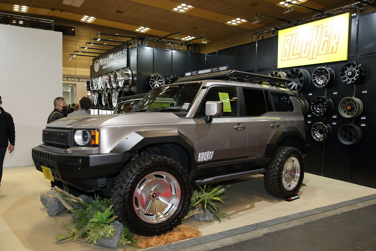 ボディキットを装着したランドクルーザー250