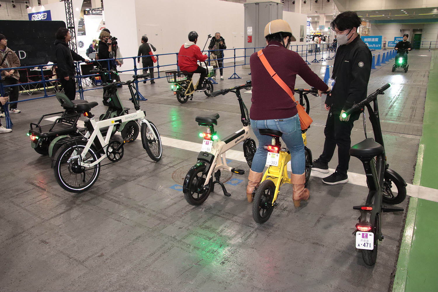 ブース内特設試乗コース