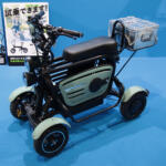 【画像】会場内に設けられた試乗コースをスイスイ走る！　最新の二輪・三輪・四輪電動バイクが「EVスマートモビリティ体験エリア」に集結【大阪オートメッセ2026】 〜 画像6