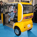 【画像】会場内に設けられた試乗コースをスイスイ走る！　最新の二輪・三輪・四輪電動バイクが「EVスマートモビリティ体験エリア」に集結【大阪オートメッセ2026】 〜 画像18