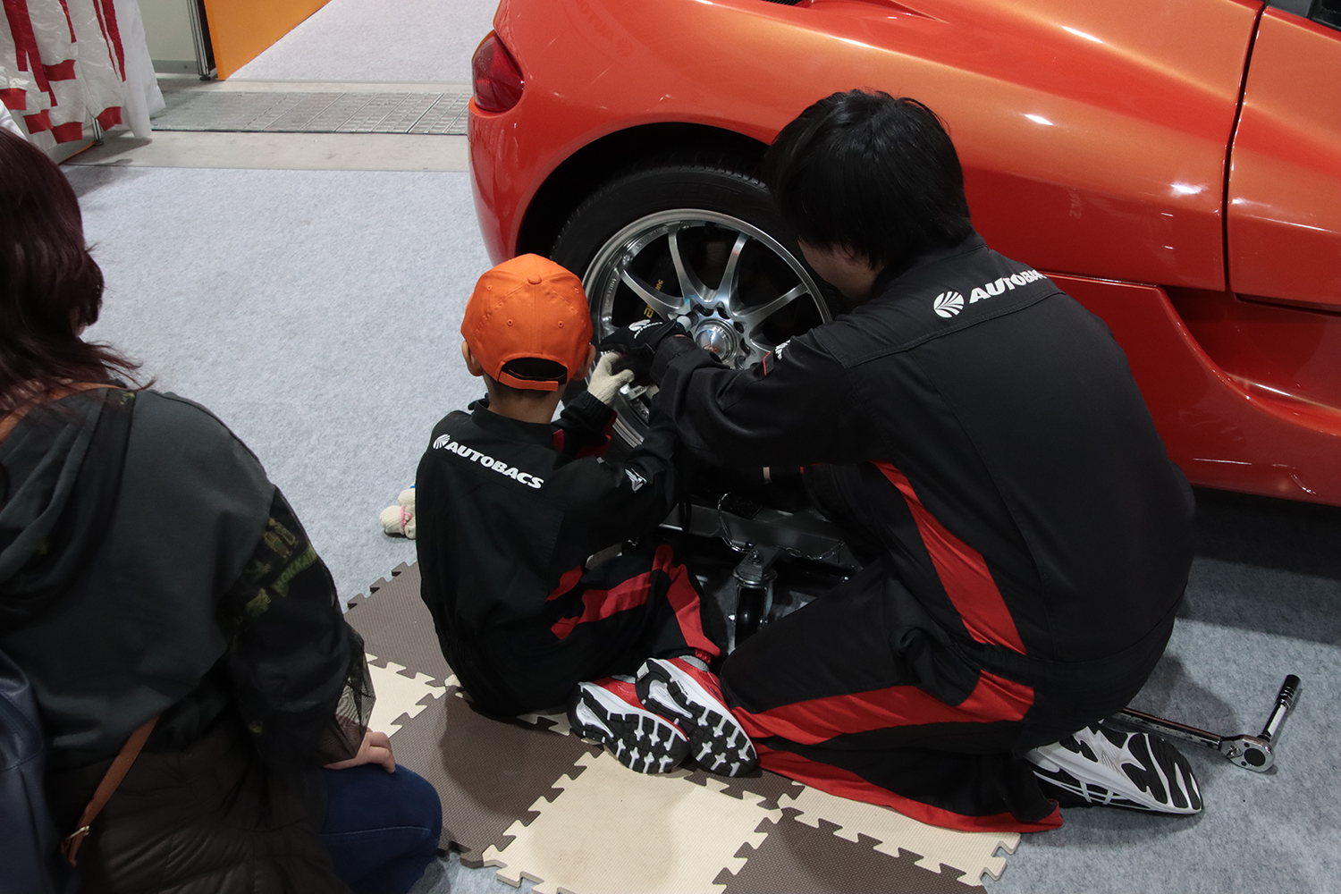 オートバックスブースのようす