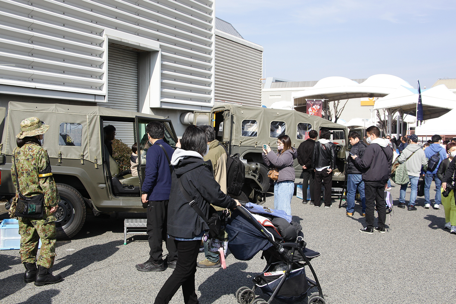 大阪オートメッセ2026の屋外会場で自衛隊が特殊車両を展示 〜 画像1
