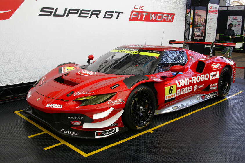 大阪オートメッセはSUPER GTファンの楽園！　  会場各所の実車展示と限定企画に大注目だ【大阪オートメッセ2026】