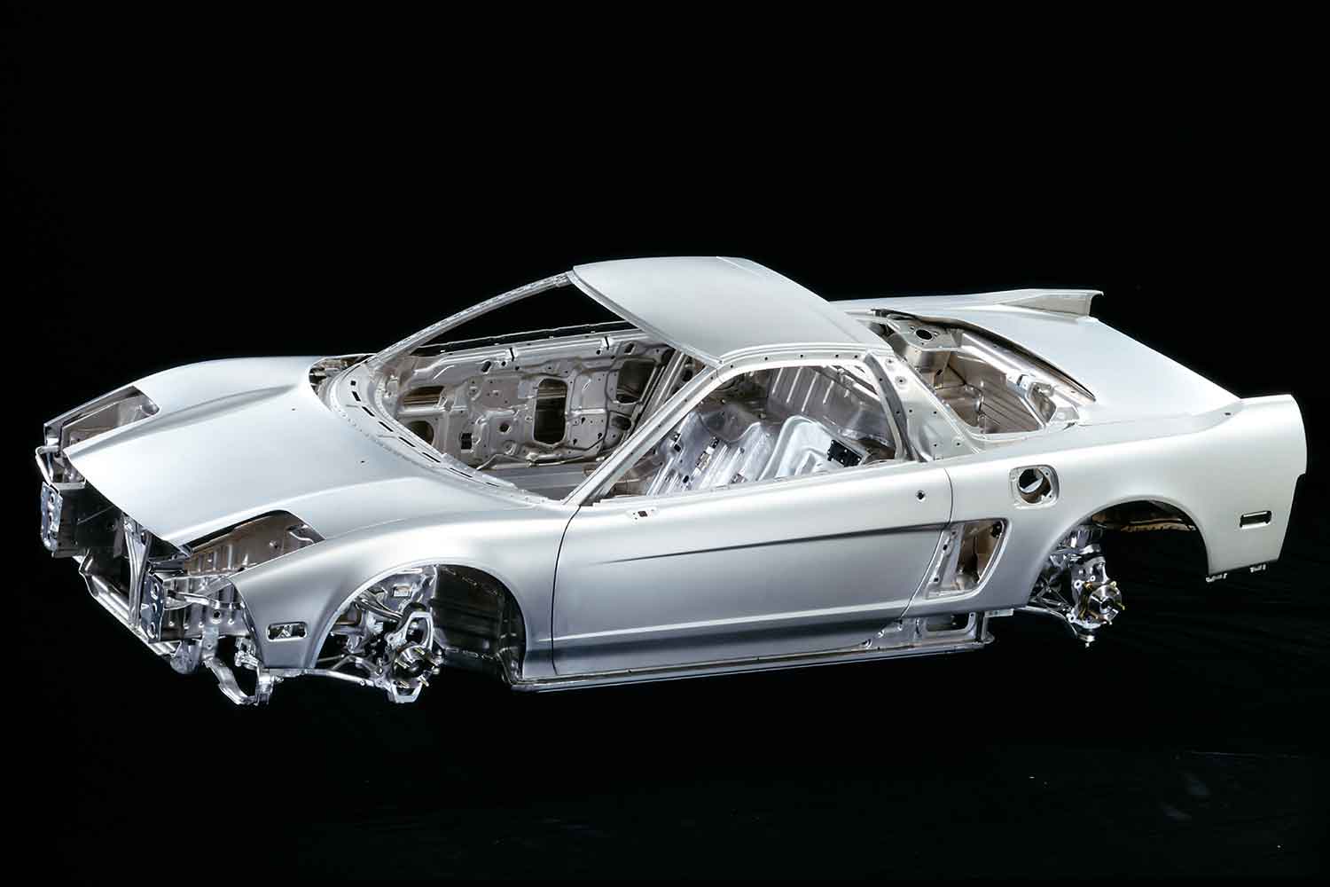 アルミが自動車車体に採用されない理由