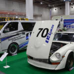 【画像】ハイエースとS30Zというまるで違う２台で示す最新トレンド！　OS技研が描く性能追求の幅がスゴすぎる【大阪オートメッセ2026】 〜 画像1