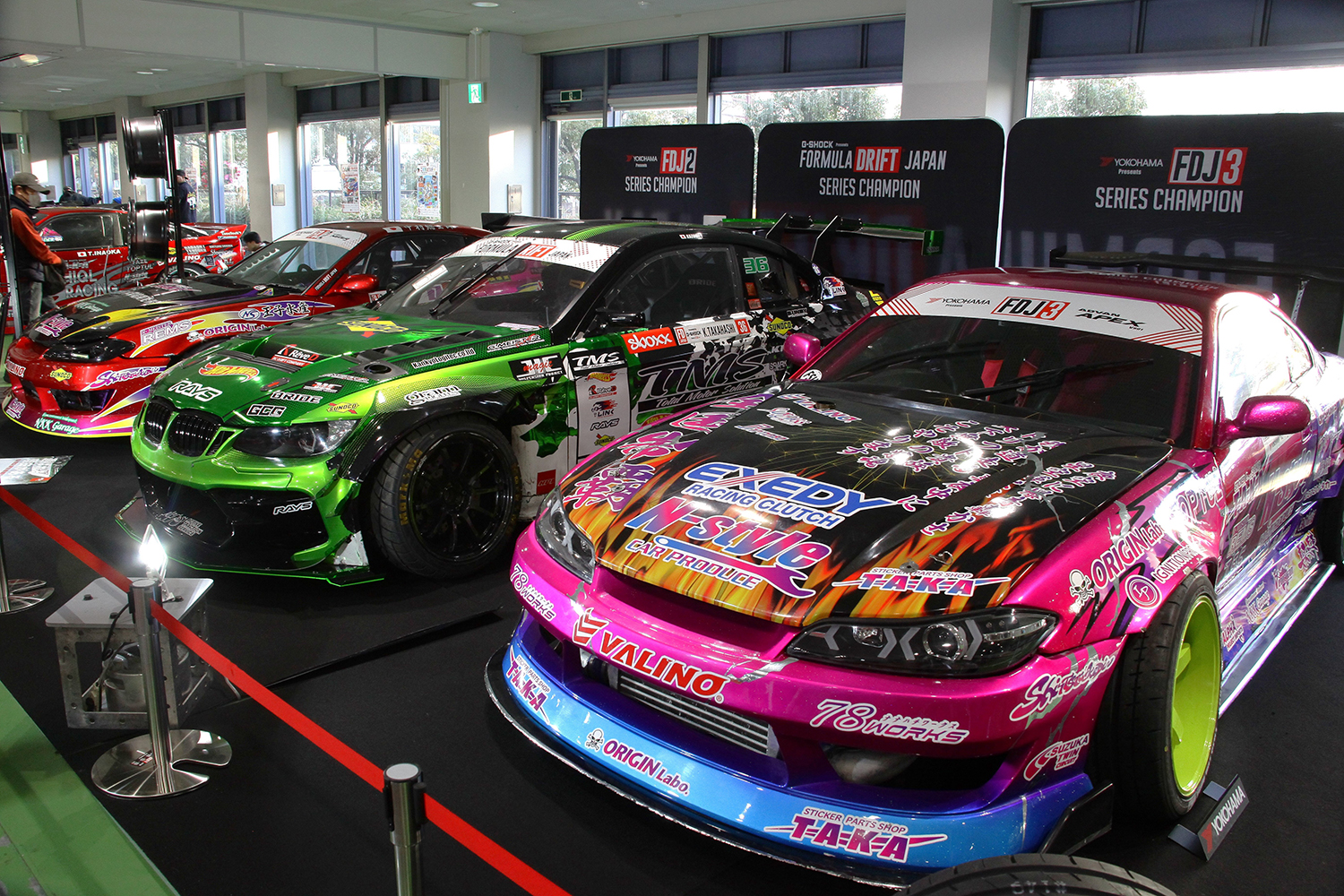 FDJゾーンに並んだマシン