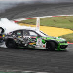 【画像】ドリフトマシンにショップも勢揃いで激アツ！　フォーミュラドリフトジャパンがブースを超えて「ゾーン」を展開【大阪オートメッセ2026】 〜 画像9