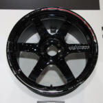 【画像】名作「TE37」の30周年を記念してレーシングホイール20点を一挙展示！　RAYSホイールの進化の歴史と本物の強さを体感せよ【大阪オートメッセ2026】 〜 画像22