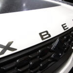 【画像】遊び心も実用性も純正クオリティ！　スズキ純正アクセサリーでクロスビーとスーパーキャリイの完成度が爆上がり【大阪オートメッセ2026】 〜 画像1