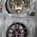 【画像】「ウェッズ」の新展開を見逃したらもったいない！　60年ものあいだ攻め続けてきた名門ホイールブランドは2026年も最新トレンドに切り込んだ【大阪オートメッセ2026】 〜 画像4