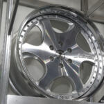 【画像】「ウェッズ」の新展開を見逃したらもったいない！　60年ものあいだ攻め続けてきた名門ホイールブランドは2026年も最新トレンドに切り込んだ【大阪オートメッセ2026】 〜 画像5