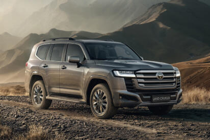 ランクル初のハイブリッドモデルが爆誕！　790Nmのビッグトルクで日本導入が待ち切れん!!