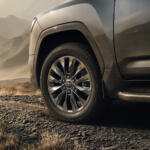 【画像】ランクル初のハイブリッドモデルが爆誕！　790Nmのビッグトルクで日本導入が待ち切れん!! 〜 画像7