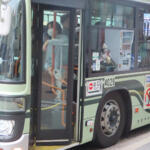 【画像】外国人だらけで激混みの京都だけに「市営バス」も大繁盛……かと思いきや赤字ってマジか！　厳しい路線バスの実態とは 〜 画像1