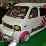 【画像】街道レーサーにボーイズレーサーにガルウイング！　軽をベースに遊び尽くしたやりすぎカスタムに脱帽【大阪オートメッセ2026】 〜 画像8