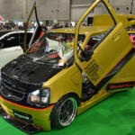 【画像】街道レーサーにボーイズレーサーにガルウイング！　軽をベースに遊び尽くしたやりすぎカスタムに脱帽【大阪オートメッセ2026】 〜 画像22