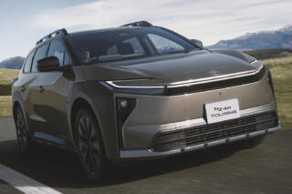 トヨタから「bZ4X Touring」が登場