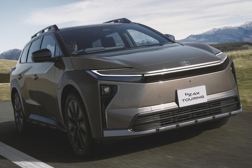 ラゲッジも大幅拡大で航続距離もクラストップ！　トヨタから「超使える」EV「bZ4X touring」が爆誕