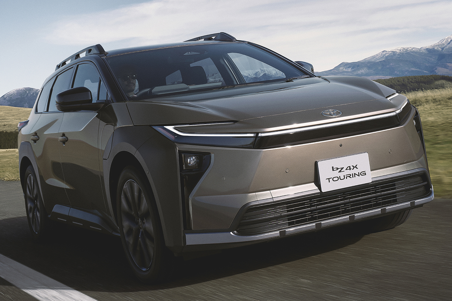 トヨタから「bZ4X Touring」が登場