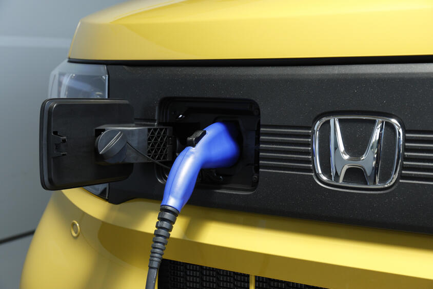 EV補助金はスゴイ額だが数年後の「重量税への特例加算」でどうなる？　「普及させればいい」じゃなくEVのあり方を今一度考えるべき