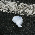 【画像】道路に落ちていたゴミが次に通る時には消えている！　誰がいつどうやって回収しているのか実態を探ってみた 〜 画像1