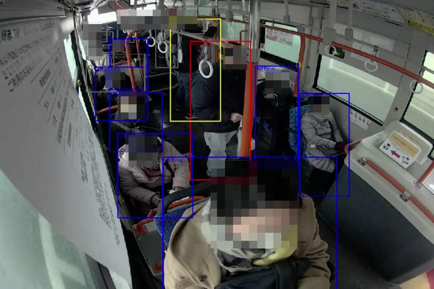 バスの事故でもっとも多いのは「車内事故」だった！　ワンマン運転の路線バスで負担が大きすぎる運転士を助ける「AI車掌」の誕生に期待