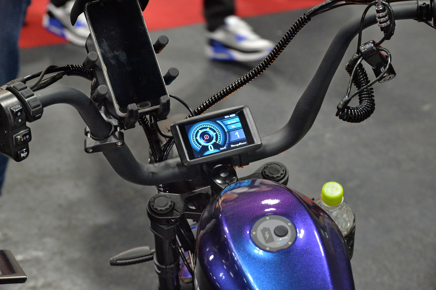 ハンドルまわり