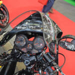 【画像】ラブブ仕様モトコンポから日章旗CBXまで懐かしさ全開に個性爆発！　カスタムカーの祭典で”BOUSOUZOKU”スタイルの単車軍団が集会してた【大阪オートメッセ2026】 〜 画像17